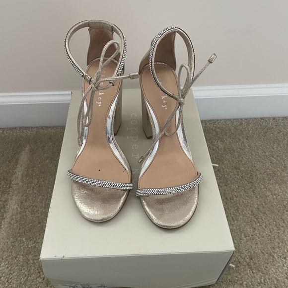 Copper Key champagne rhinestone ankle tie block heels size 5 - Picture 2 of 5